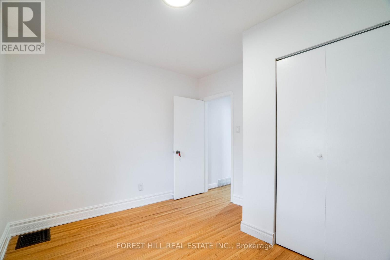 12 Glen Agar Drive, Toronto (Princess-Rosethorn), Ontario  M9B 5L3 - Photo 18 - W12640604