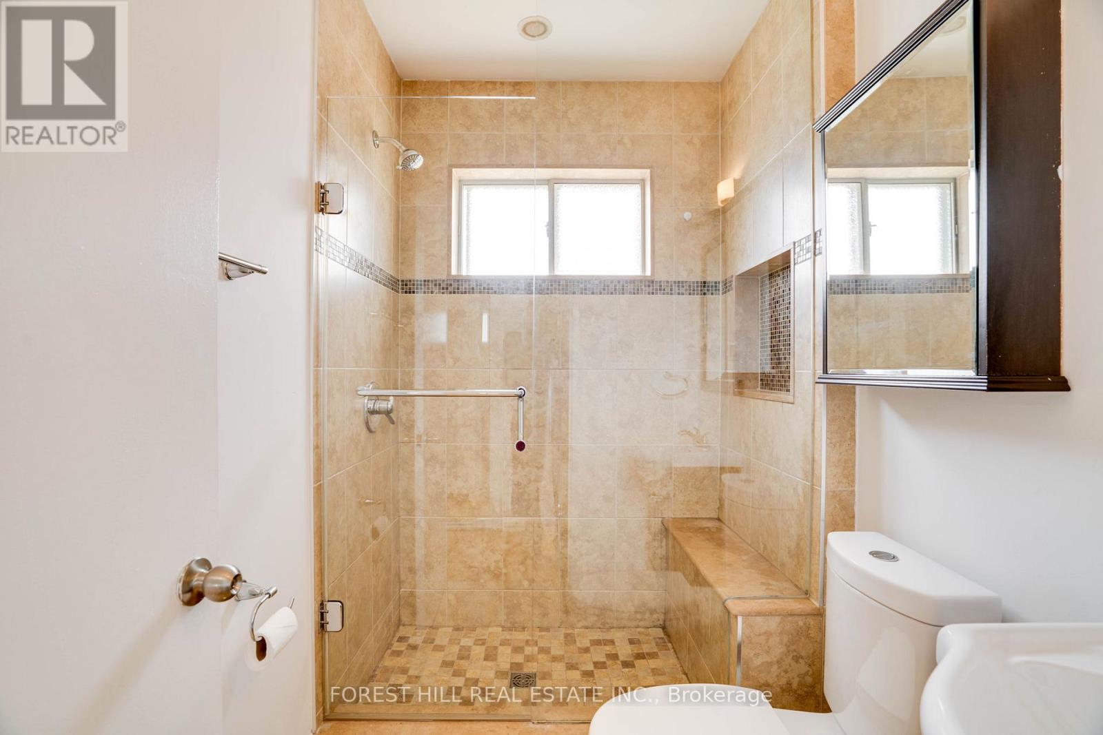 12 Glen Agar Drive, Toronto (Princess-Rosethorn), Ontario  M9B 5L3 - Photo 21 - W12640604