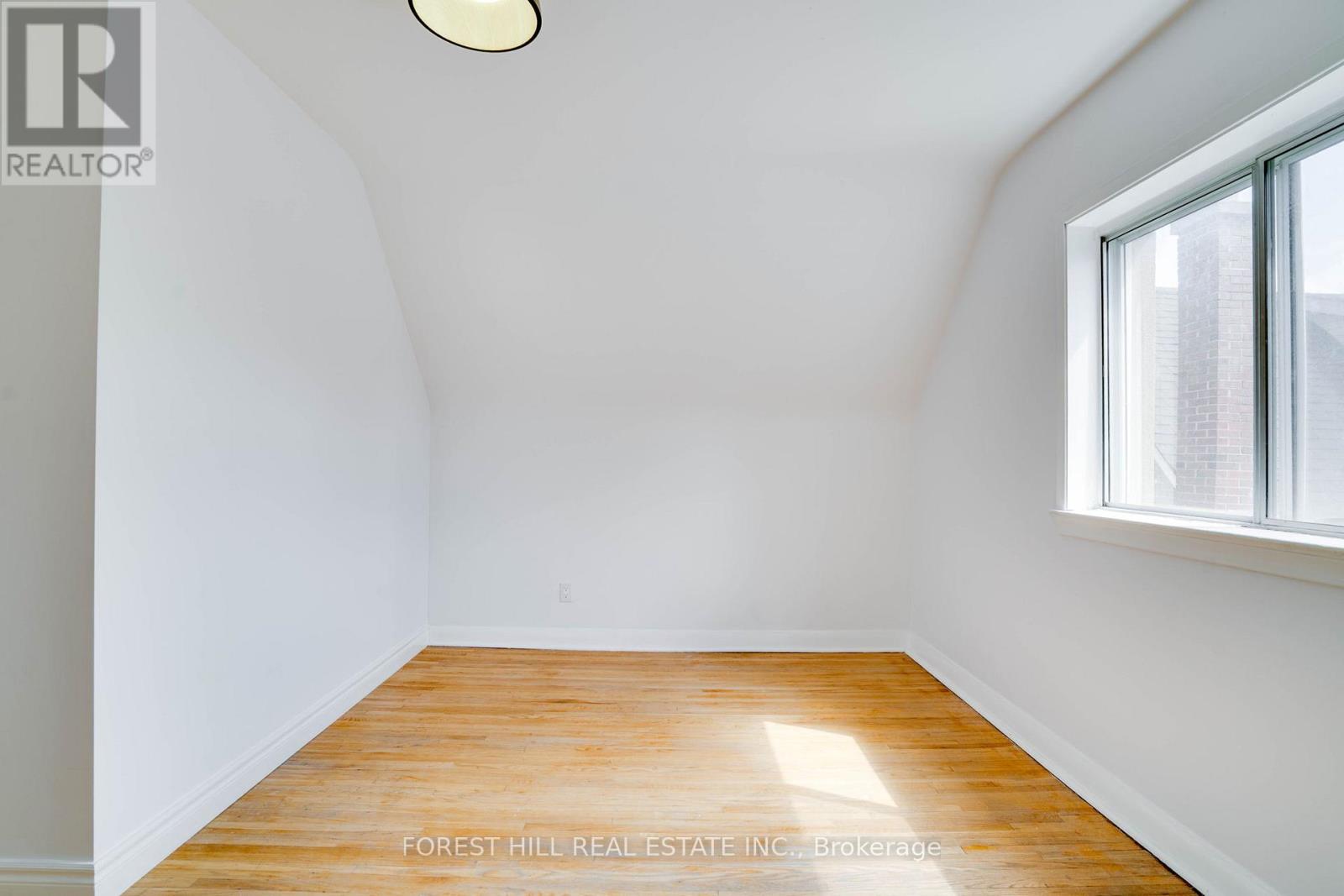 12 Glen Agar Drive, Toronto (Princess-Rosethorn), Ontario  M9B 5L3 - Photo 23 - W12640604