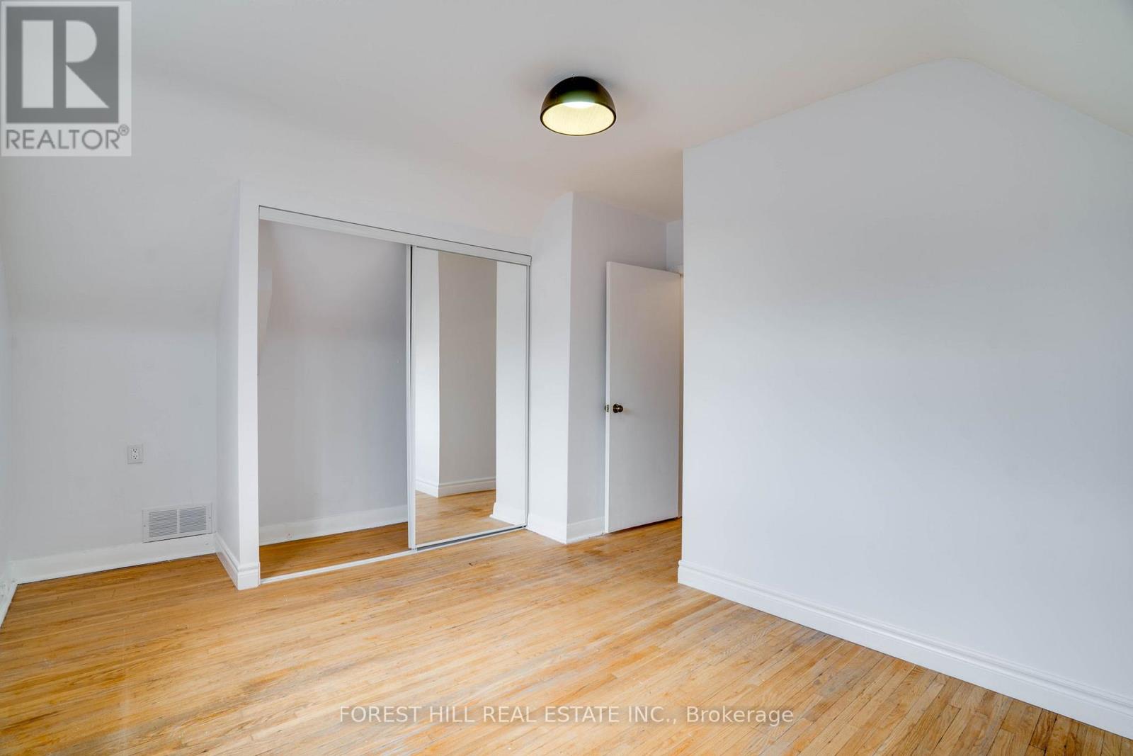 12 Glen Agar Drive, Toronto (Princess-Rosethorn), Ontario  M9B 5L3 - Photo 25 - W12640604