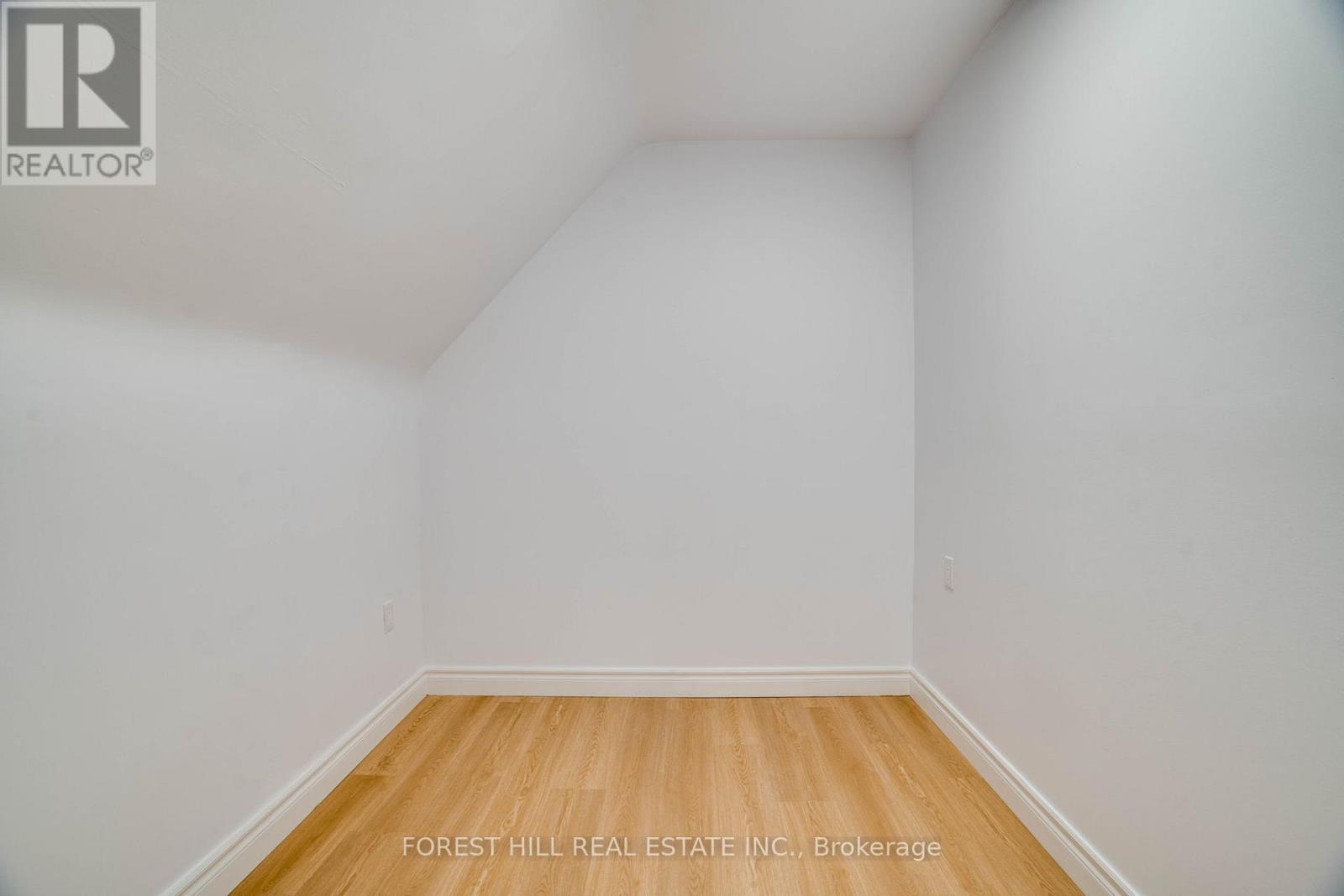 12 Glen Agar Drive, Toronto (Princess-Rosethorn), Ontario  M9B 5L3 - Photo 27 - W12640604