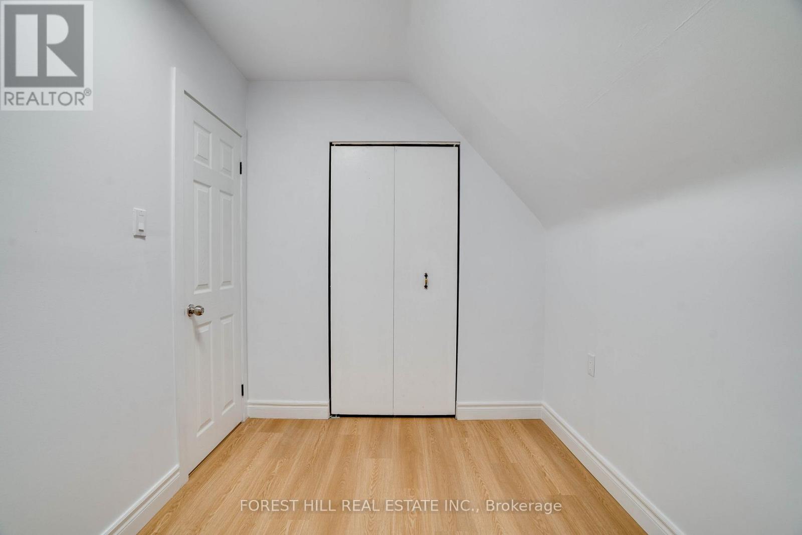 12 Glen Agar Drive, Toronto (Princess-Rosethorn), Ontario  M9B 5L3 - Photo 28 - W12640604