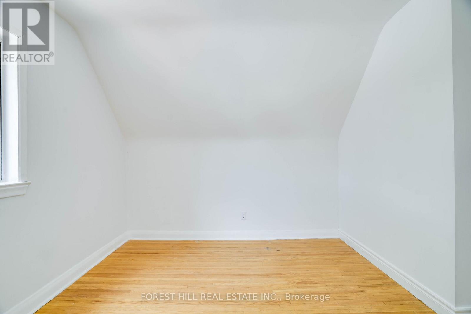 12 Glen Agar Drive, Toronto (Princess-Rosethorn), Ontario  M9B 5L3 - Photo 31 - W12640604