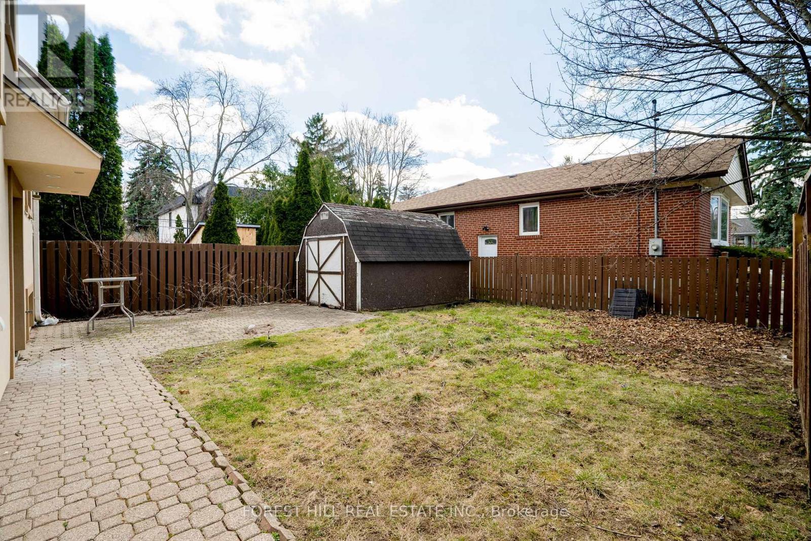 12 Glen Agar Drive, Toronto (Princess-Rosethorn), Ontario  M9B 5L3 - Photo 35 - W12640604