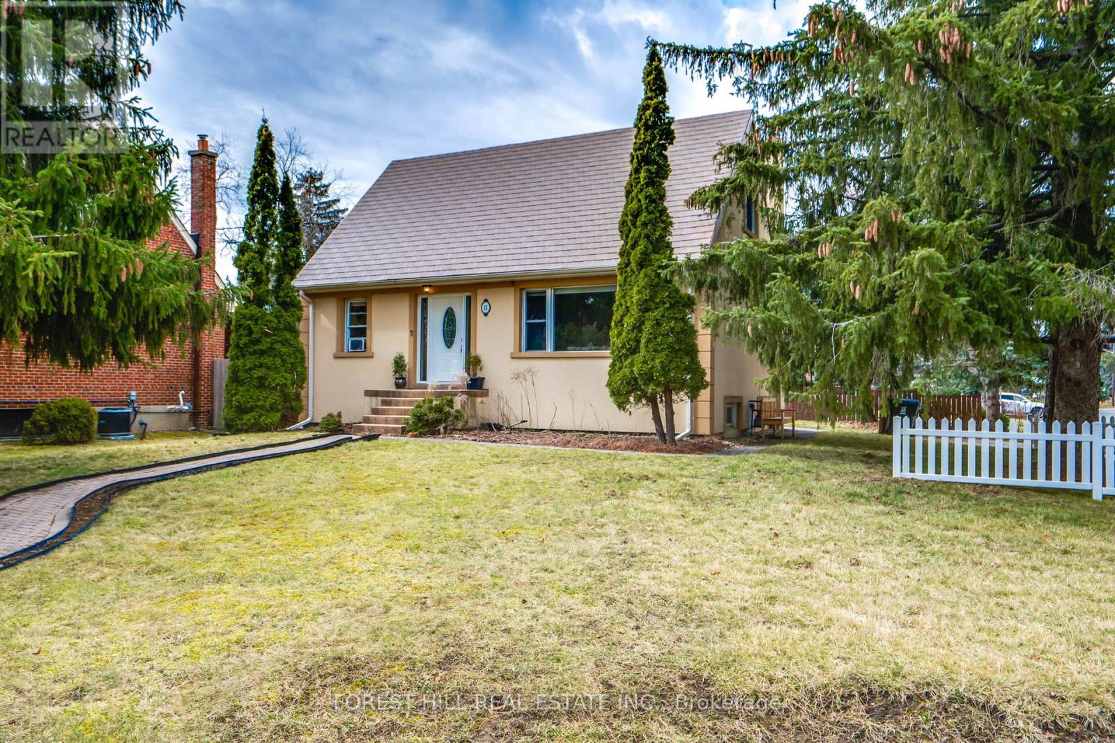 12 Glen Agar Drive, Toronto (Princess-Rosethorn), Ontario  M9B 5L3 - Photo 37 - W12640604