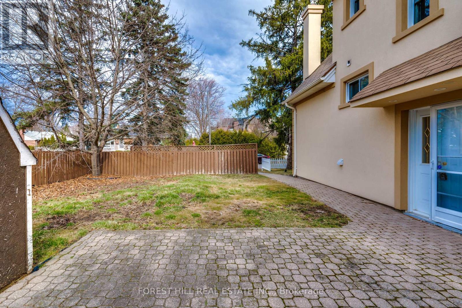 12 Glen Agar Drive, Toronto (Princess-Rosethorn), Ontario  M9B 5L3 - Photo 41 - W12640604