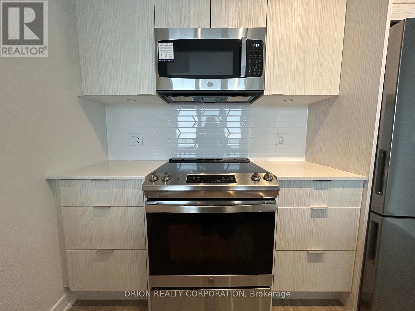 2408 - 430 Square One Drive, Mississauga, Ontario  L5B 0L6 - Photo 11 - W12640608