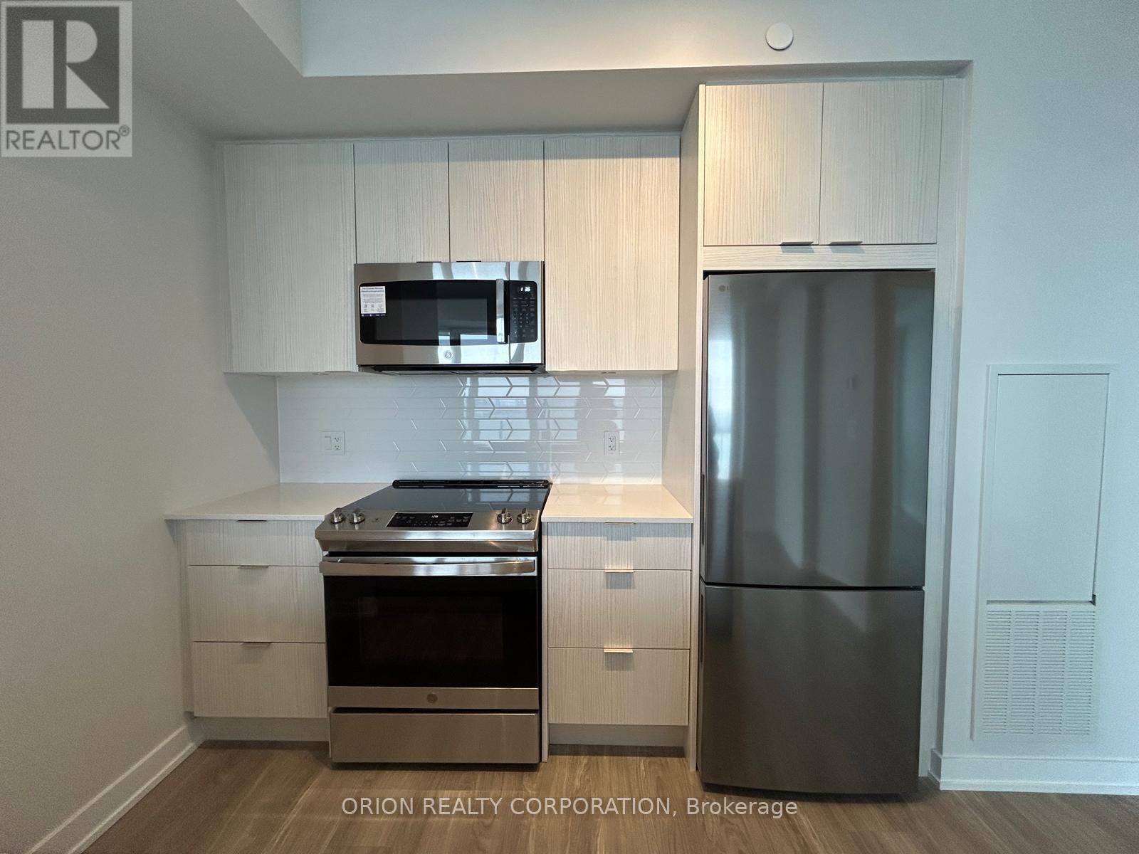 2408 - 430 Square One Drive, Mississauga, Ontario  L5B 0L6 - Photo 13 - W12640608