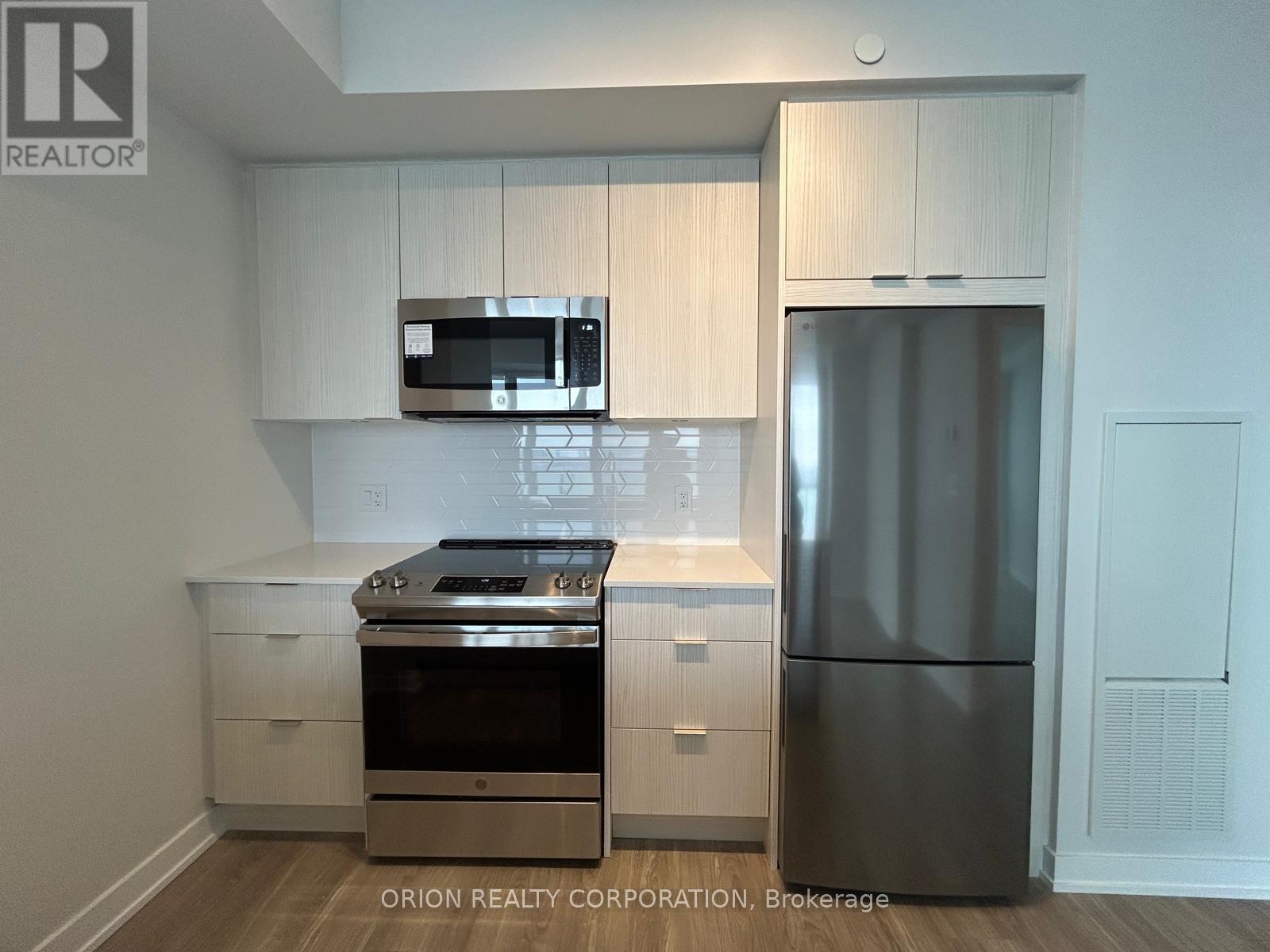 2408 - 430 Square One Drive, Mississauga, Ontario  L5B 0L6 - Photo 14 - W12640608