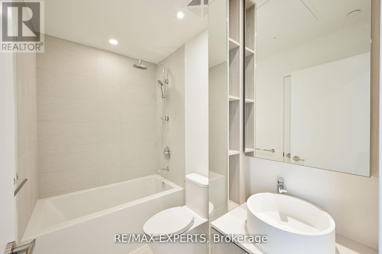 302 - 28 Ann Street, Mississauga, Ontario  L5G 3G1 - Photo 17 - W12640610