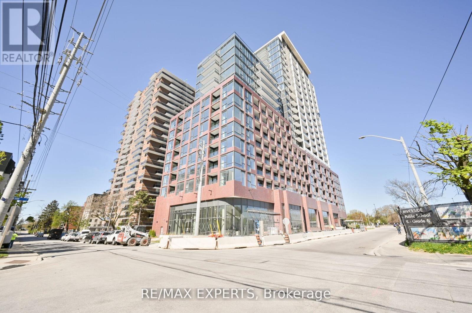 302 - 28 Ann Street, Mississauga, Ontario  L5G 3G1 - Photo 2 - W12640610