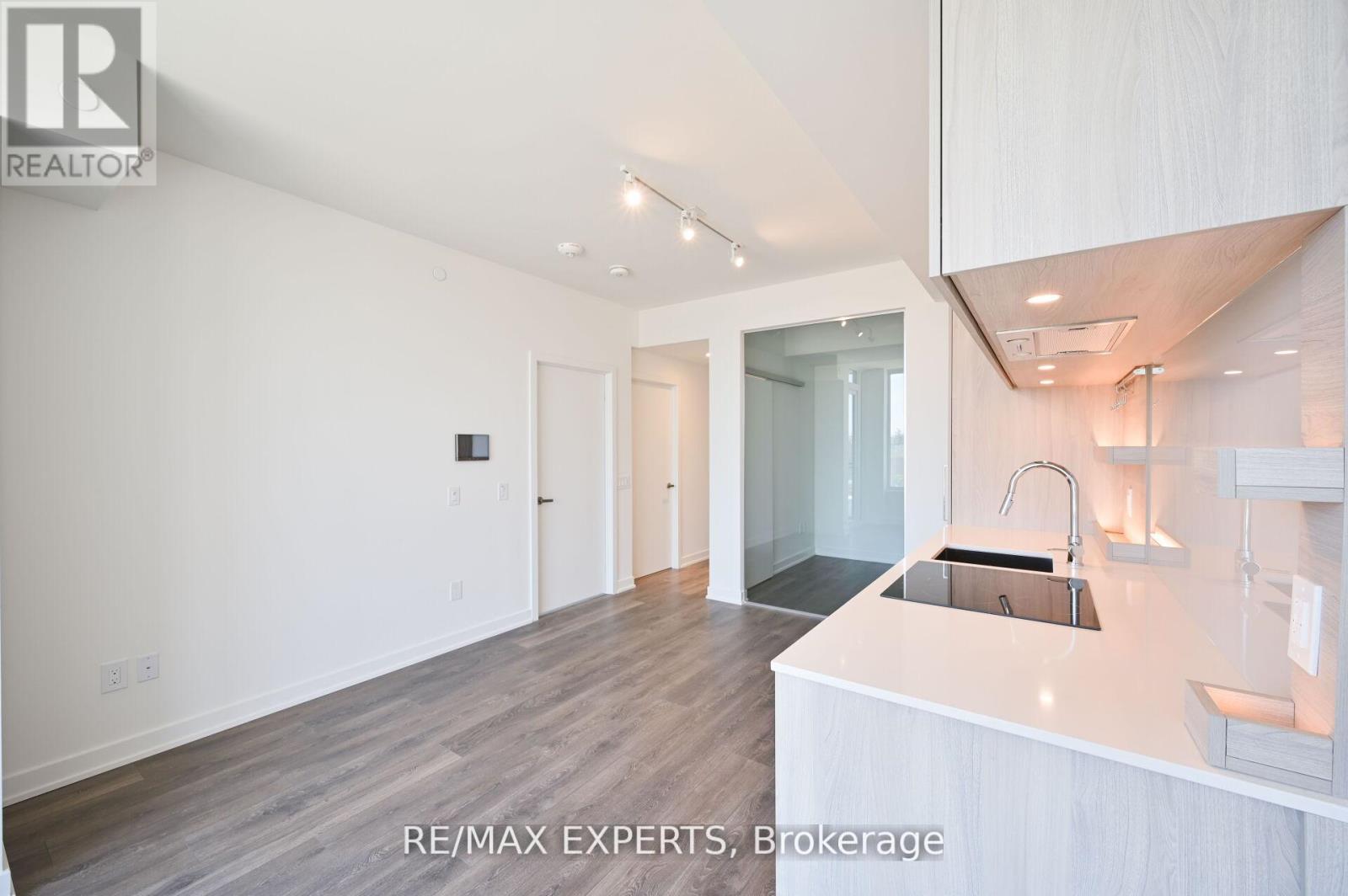 302 - 28 Ann Street, Mississauga, Ontario  L5G 3G1 - Photo 8 - W12640610