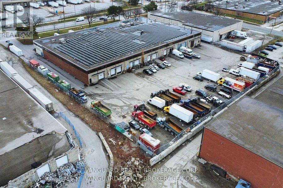 4 - 78 Signet Drive, Toronto, Ontario  M9L 1T2 - Photo 13 - W12640628