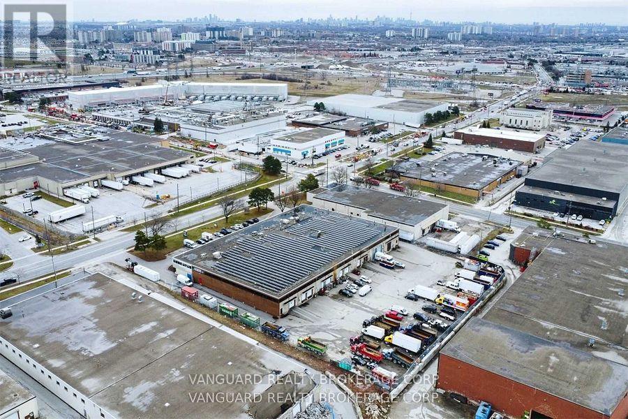 4 - 78 Signet Drive, Toronto, Ontario  M9L 1T2 - Photo 4 - W12640628