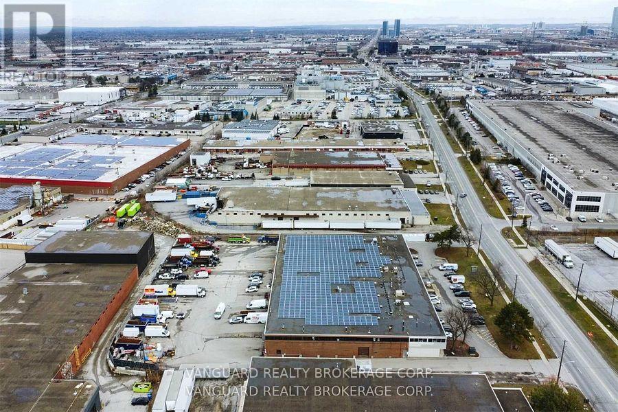 4 - 78 Signet Drive, Toronto, Ontario  M9L 1T2 - Photo 7 - W12640628