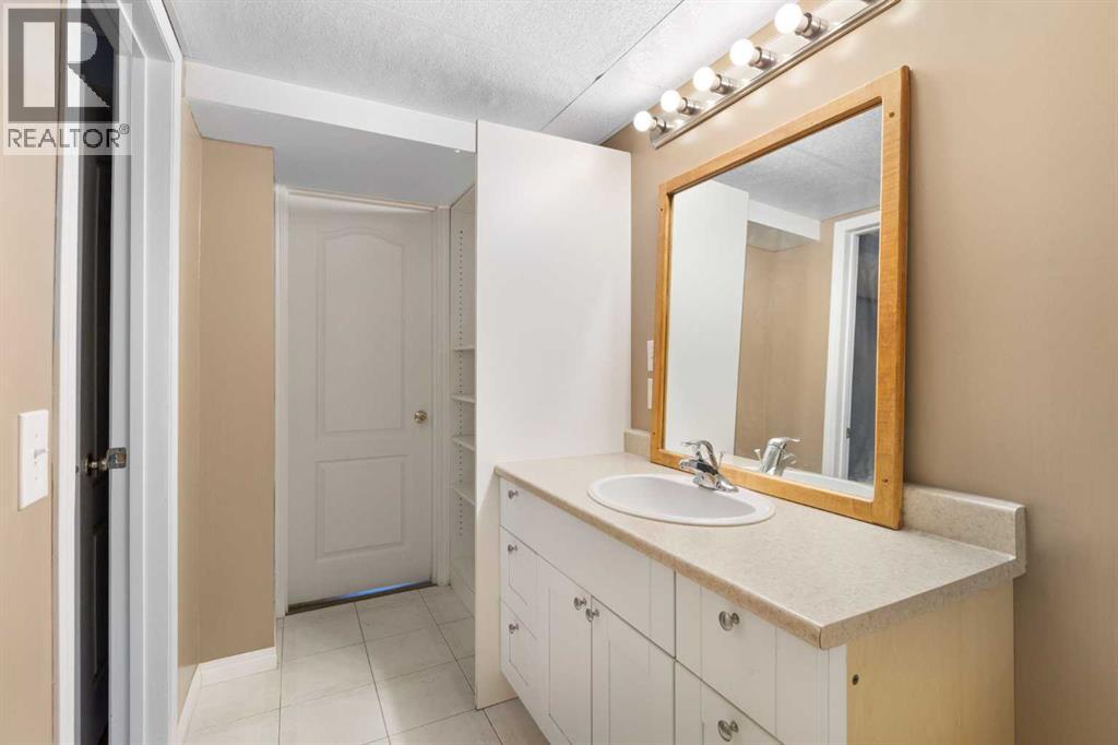 159 Brookgreen Drive Sw, Calgary, Alberta  T2W 2W4 - Photo 34 - A2272184