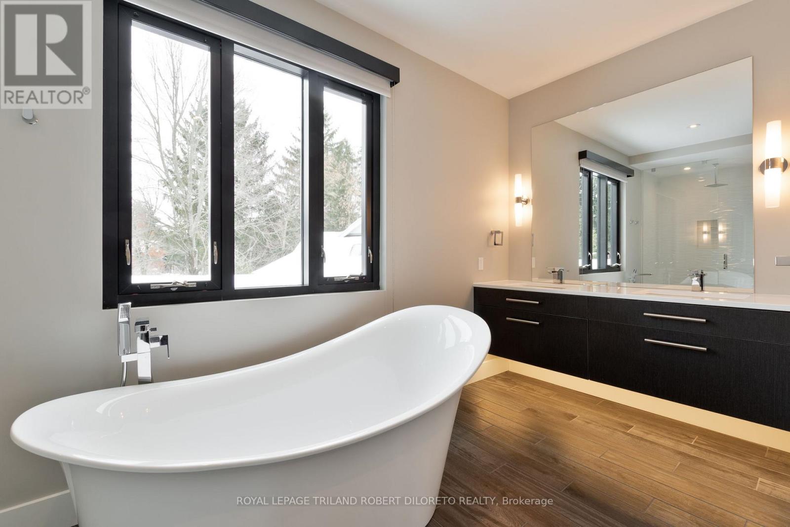 301 Waterstone Place, London North, Ontario  N6H 5N2 - Photo 32 - X12640636