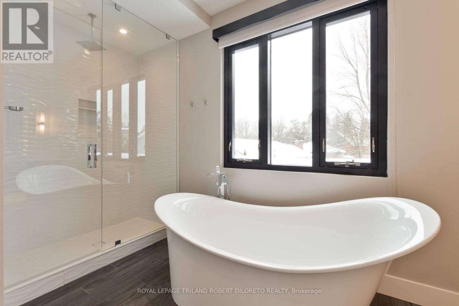 301 Waterstone Place, London North, Ontario  N6H 5N2 - Photo 33 - X12640636