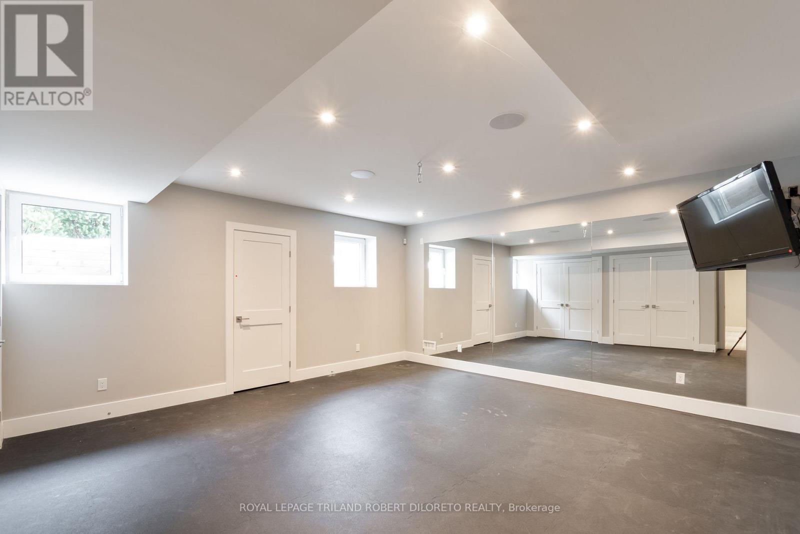 301 Waterstone Place, London North, Ontario  N6H 5N2 - Photo 36 - X12640636