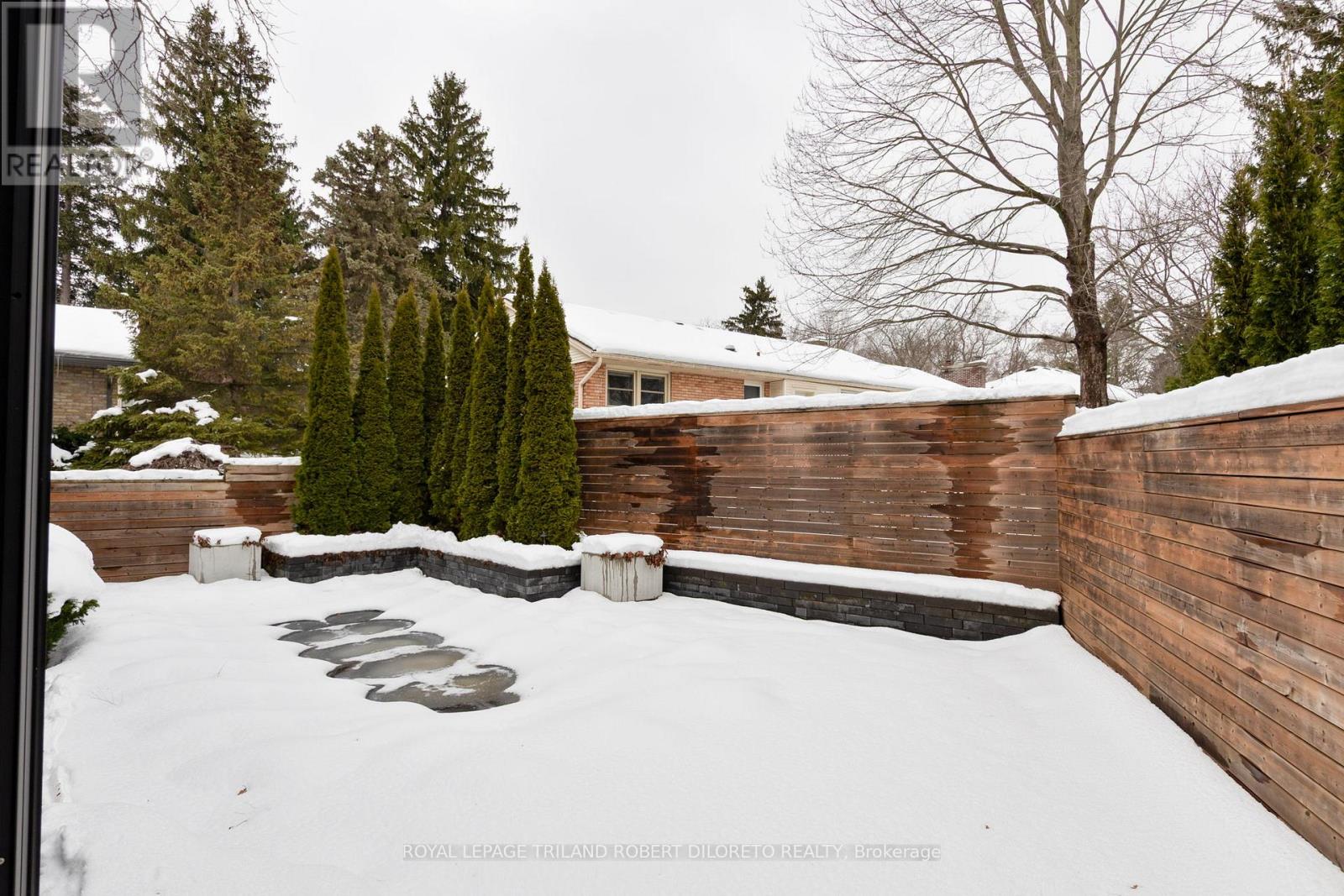 301 Waterstone Place, London North, Ontario  N6H 5N2 - Photo 40 - X12640636