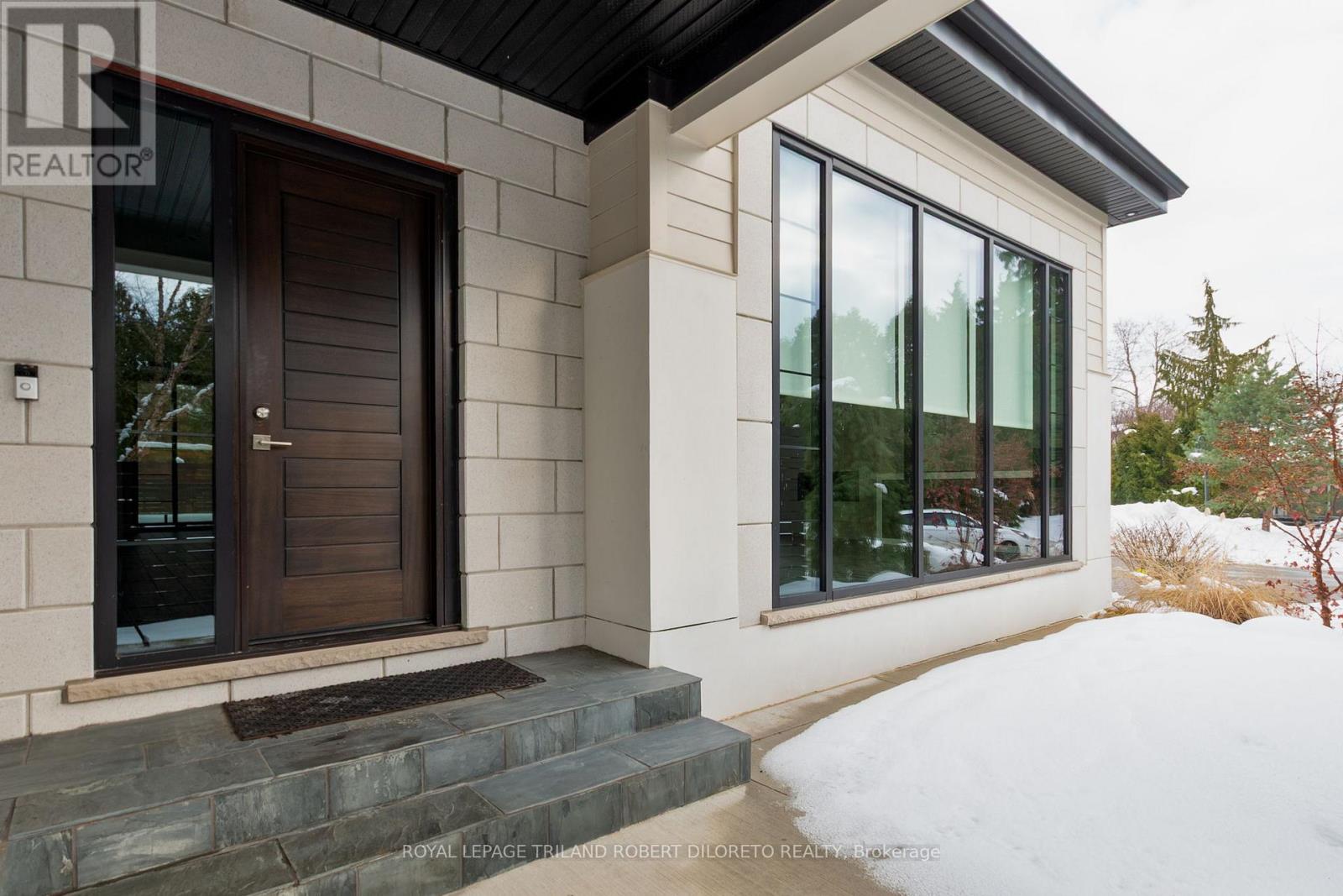 301 Waterstone Place, London North, Ontario  N6H 5N2 - Photo 7 - X12640636