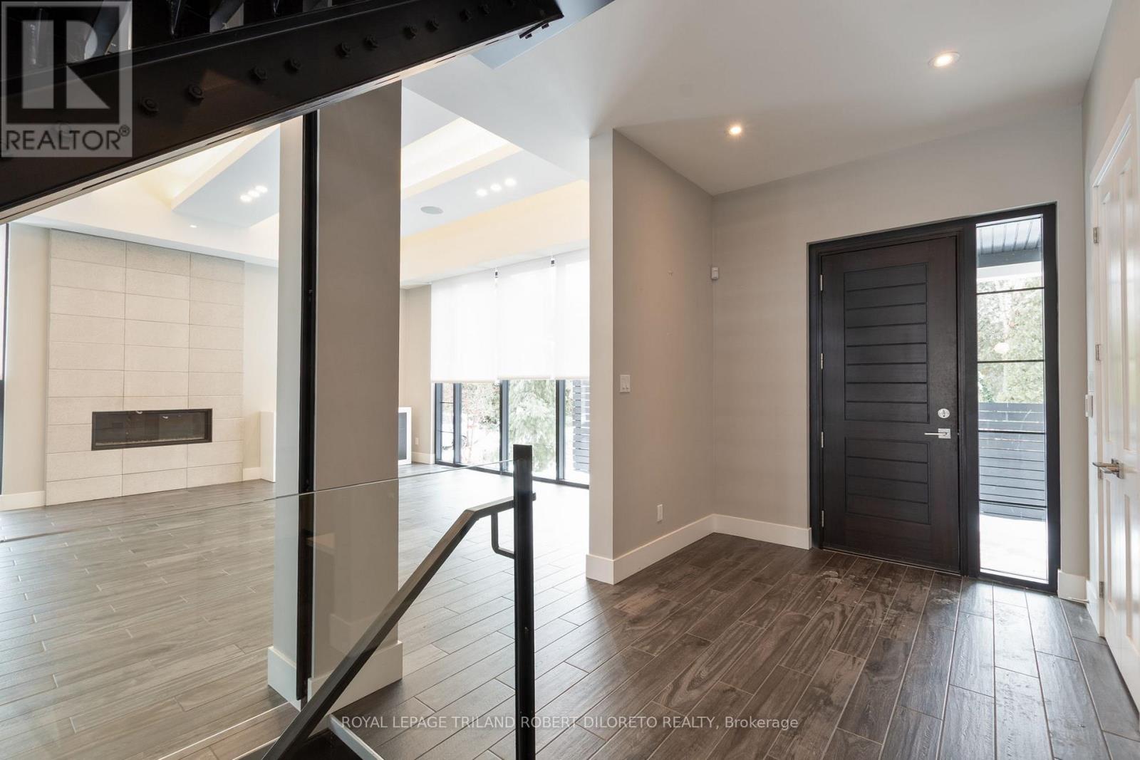 301 Waterstone Place, London North, Ontario  N6H 5N2 - Photo 8 - X12640636