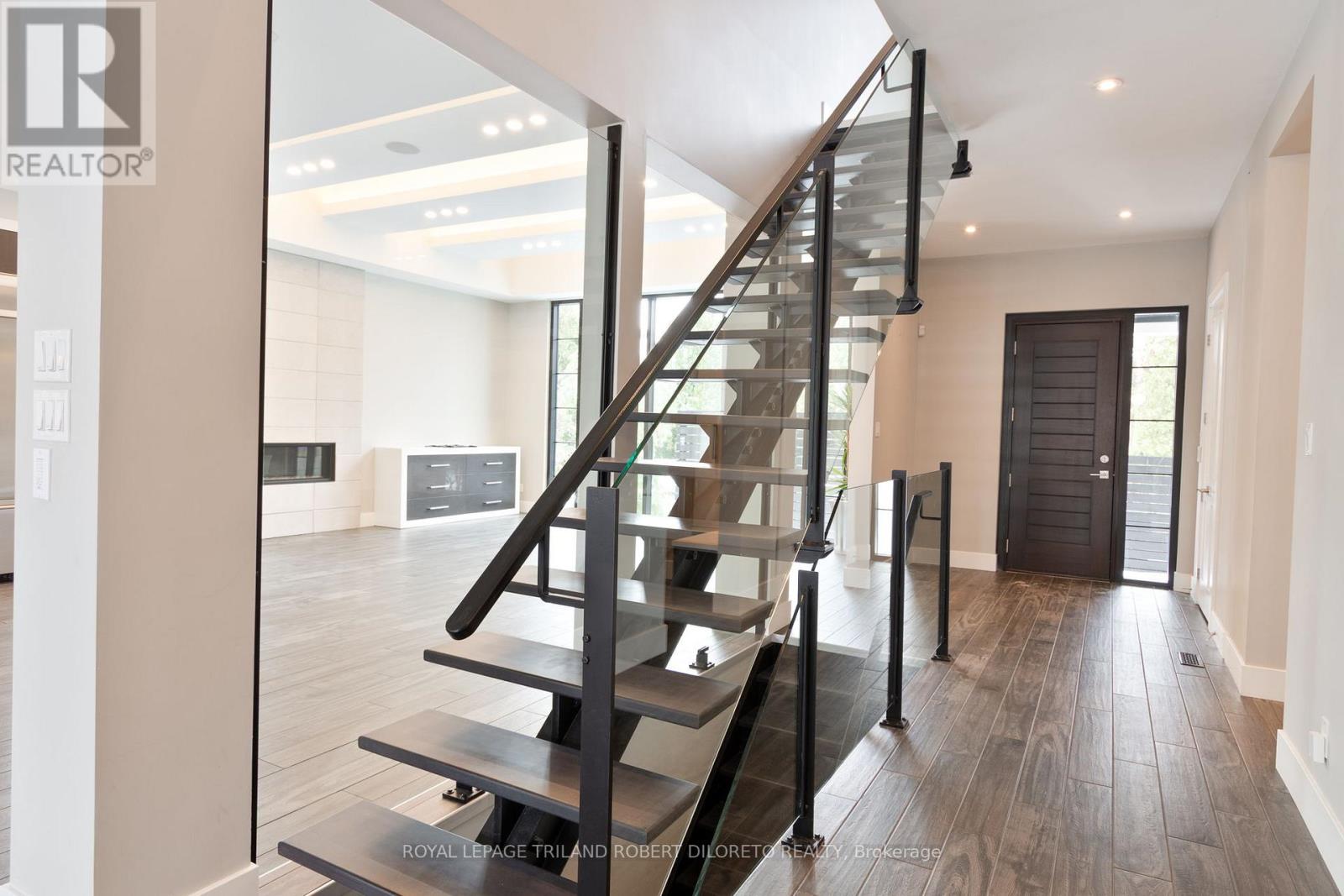 301 Waterstone Place, London North, Ontario  N6H 5N2 - Photo 9 - X12640636