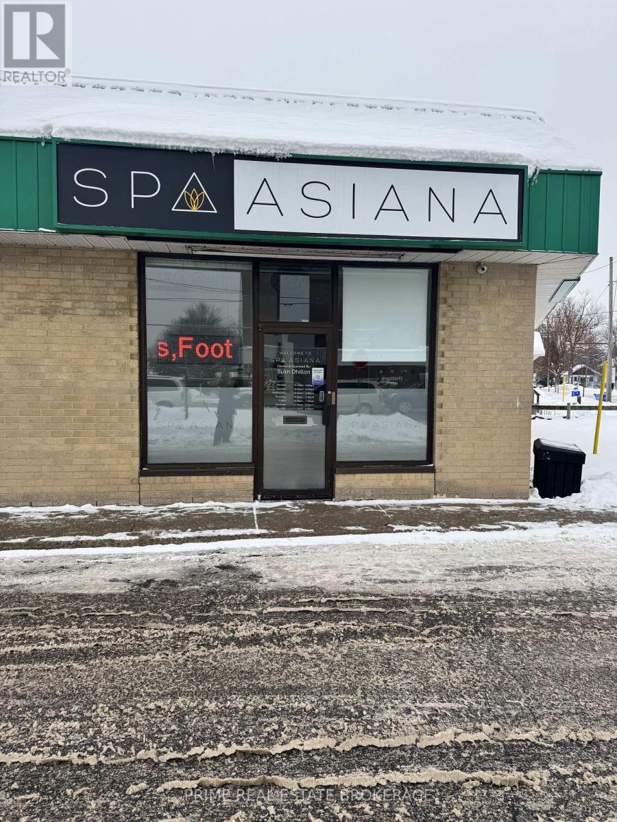 4 - 243 Wharncliffe Road N, London North, Ontario  N6H 2B9 - Photo 2 - X12640714