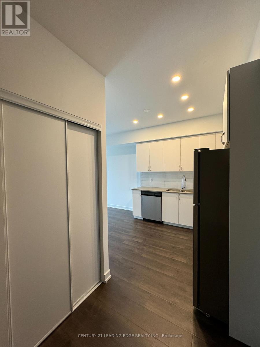 1210 - 56 Lakeside Terrace, Barrie, Ontario  L4M 7B9 - Photo 3 - S12634462