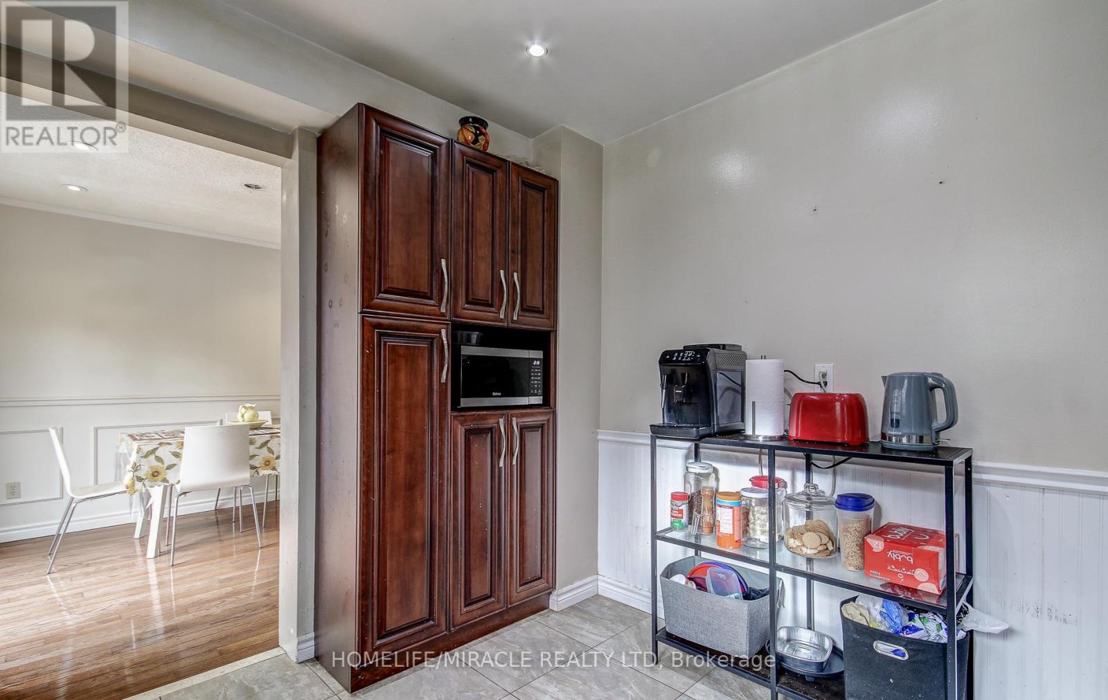 3124 Patrick Crescent, Mississauga, Ontario  L5N 3G5 - Photo 17 - W12639888