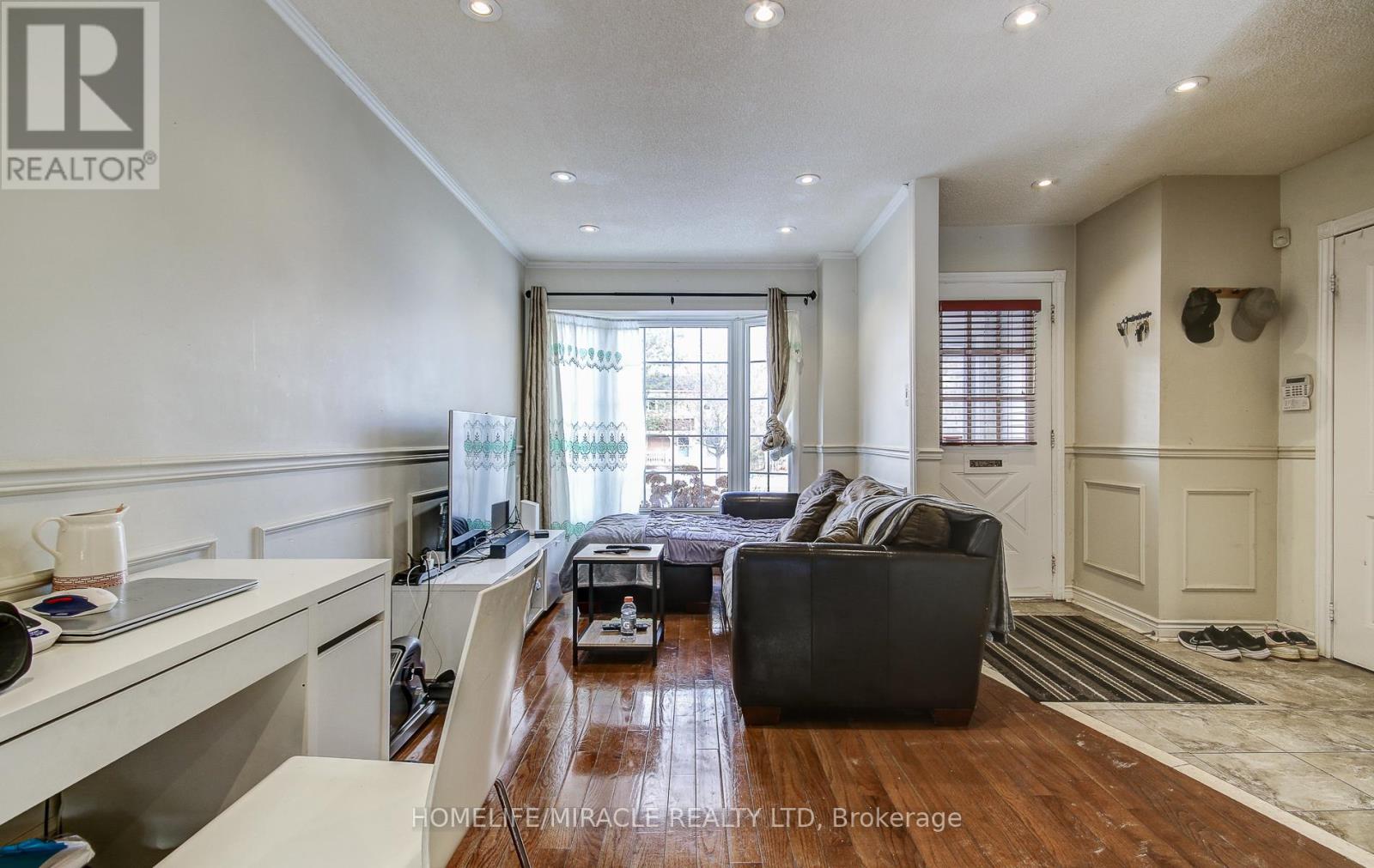 3124 Patrick Crescent, Mississauga, Ontario  L5N 3G5 - Photo 8 - W12639888