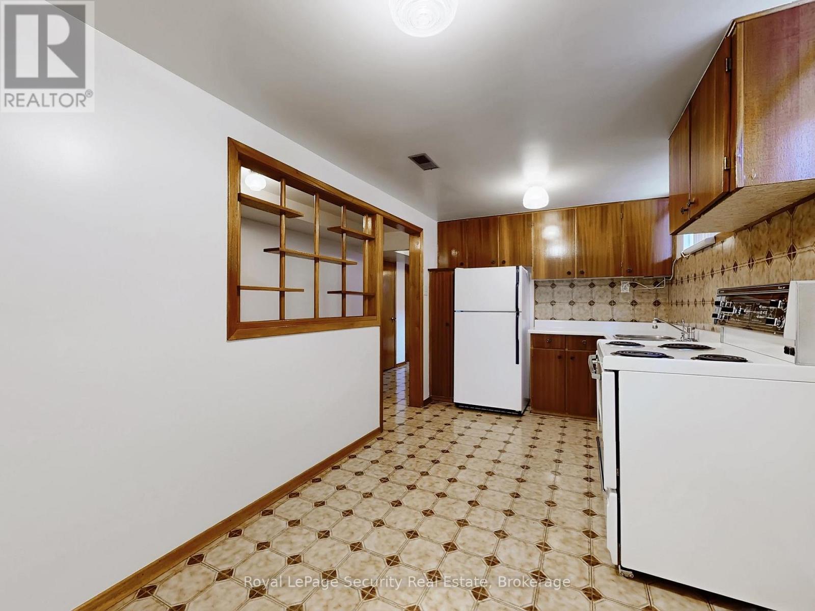 Lower - 26 Starview Drive, Toronto, Ontario  M9M 1K8 - Photo 15 - W12640446