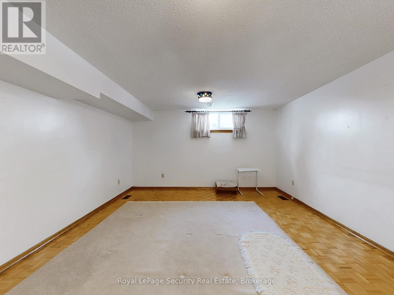 Lower - 26 Starview Drive, Toronto, Ontario  M9M 1K8 - Photo 7 - W12640446