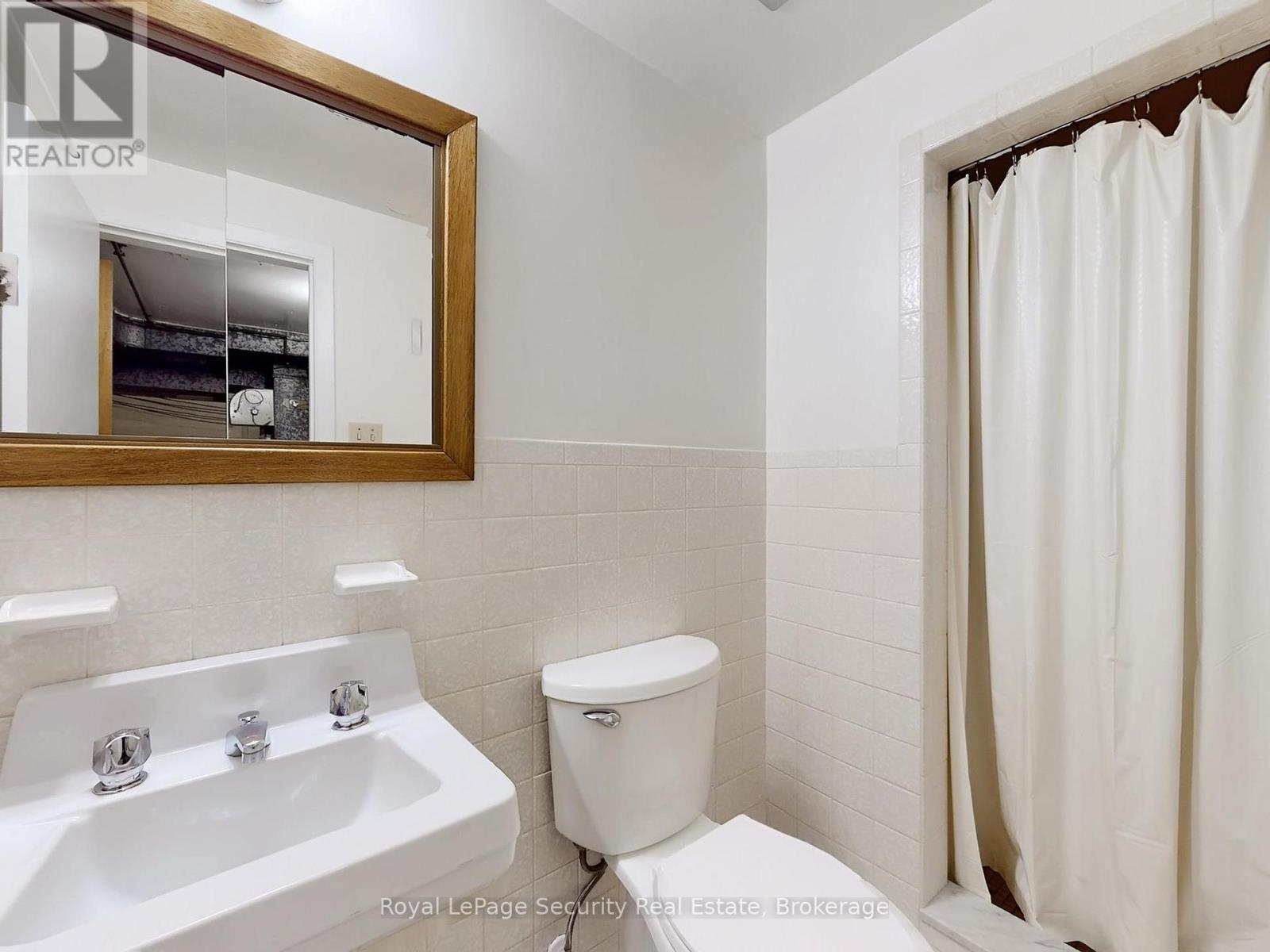 Lower - 26 Starview Drive, Toronto, Ontario  M9M 1K8 - Photo 16 - W12640446
