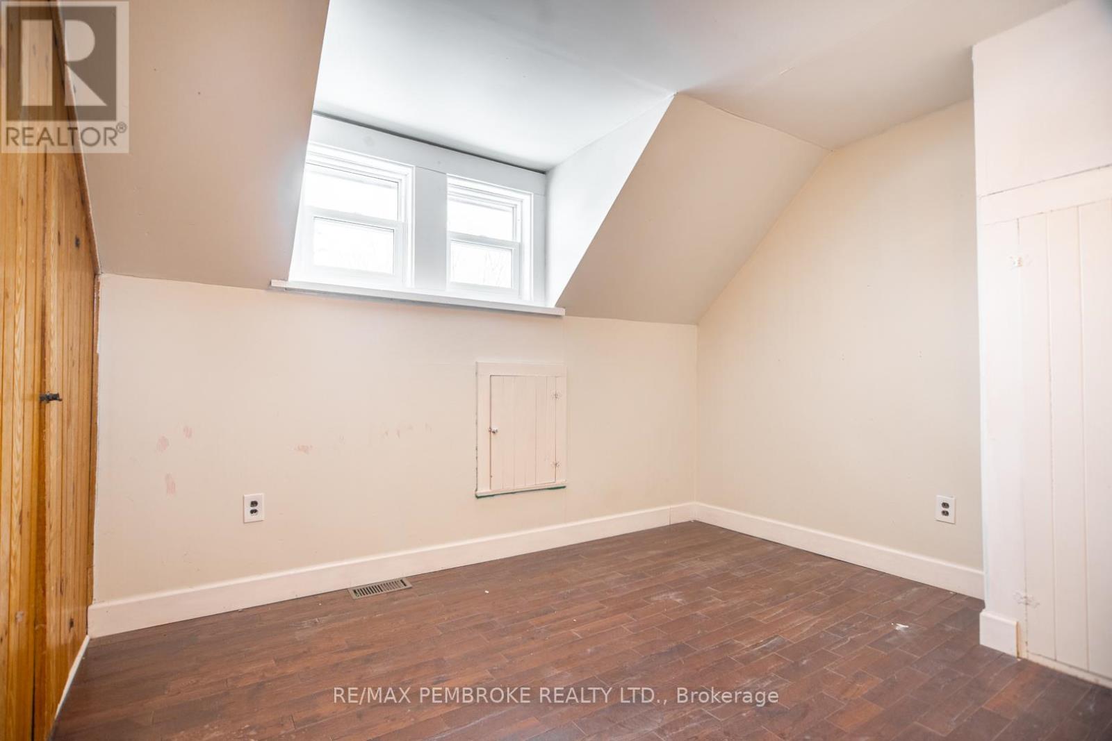 2146 Westmeath Road, Whitewater Region, Ontario  K0J 2L0 - Photo 11 - X12640666