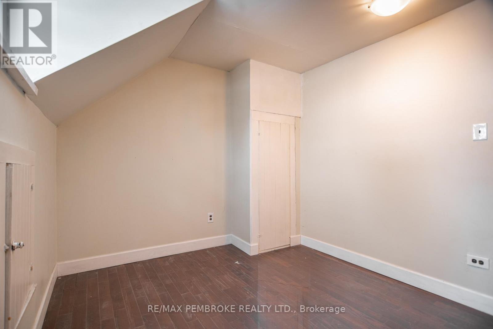 2146 Westmeath Road, Whitewater Region, Ontario  K0J 2L0 - Photo 12 - X12640666