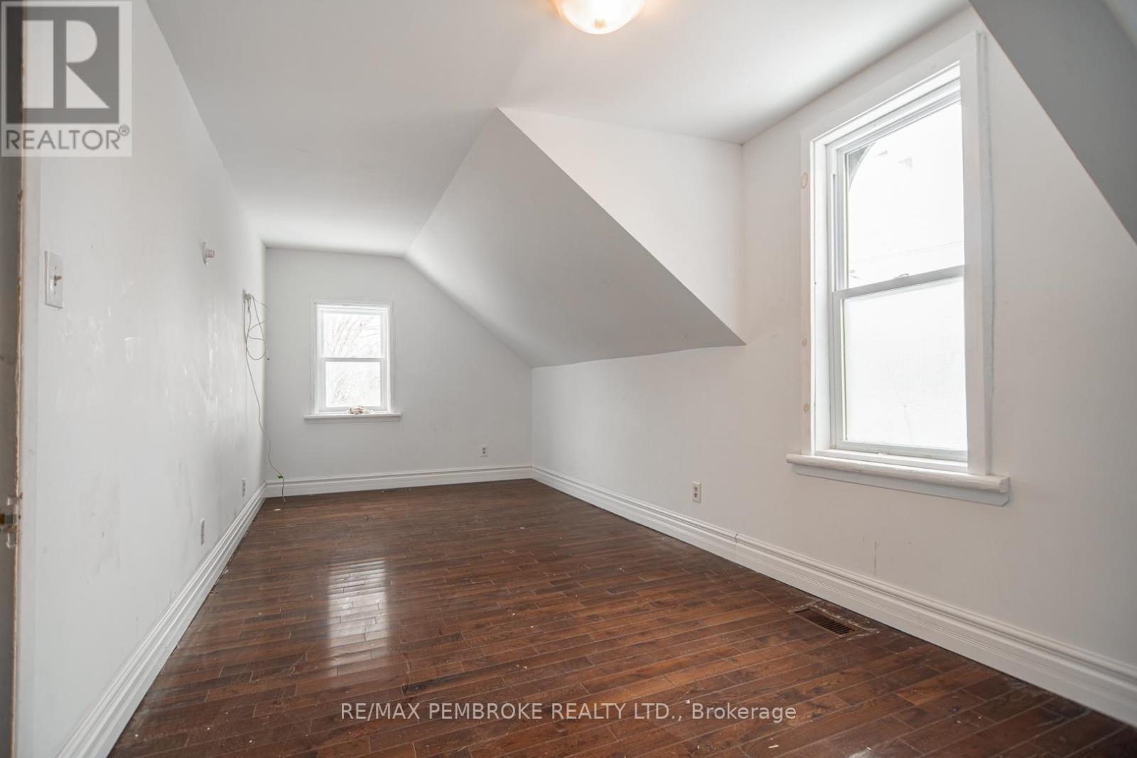 2146 Westmeath Road, Whitewater Region, Ontario  K0J 2L0 - Photo 16 - X12640666