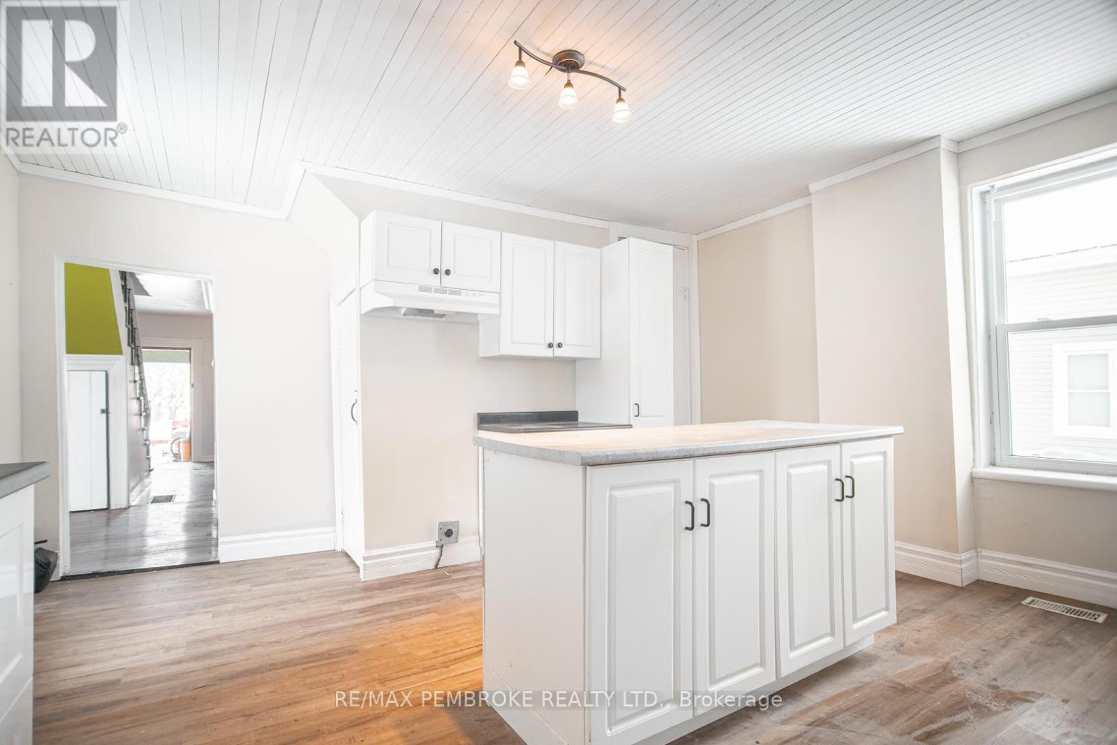 2146 Westmeath Road, Whitewater Region, Ontario  K0J 2L0 - Photo 5 - X12640666