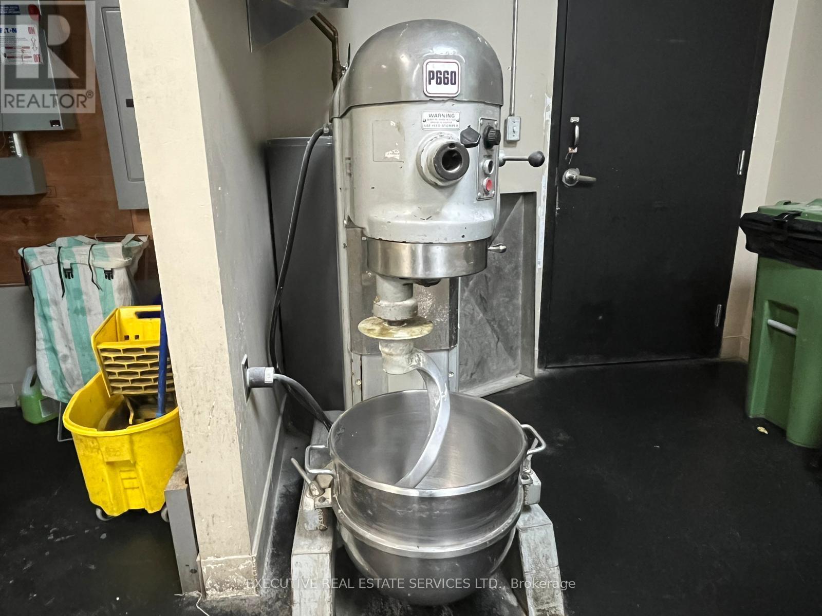 140 Highway 8, Hamilton, Ontario  L8G 1C2 - Photo 11 - X12640548