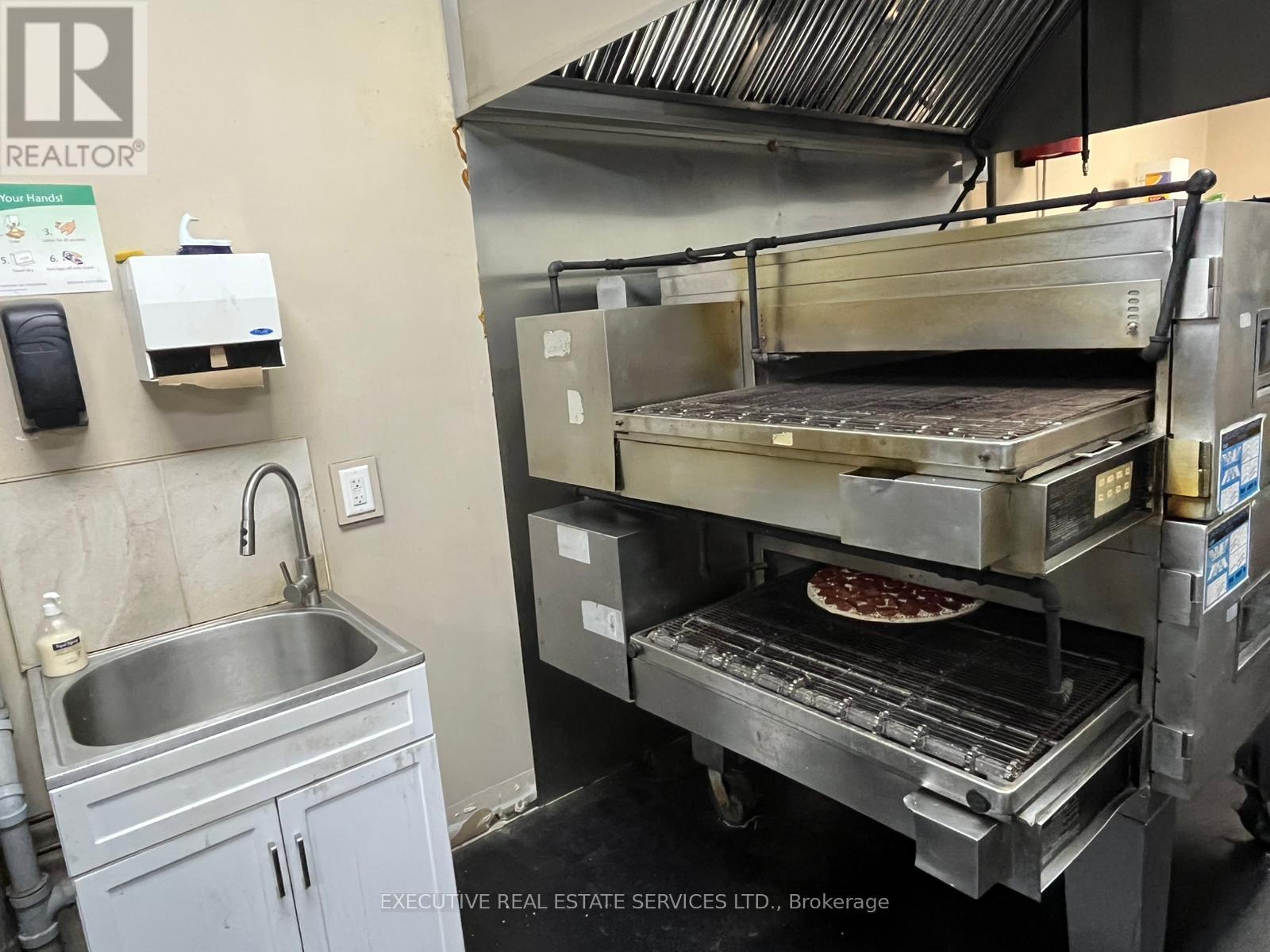 140 Highway 8, Hamilton, Ontario  L8G 1C2 - Photo 5 - X12640548