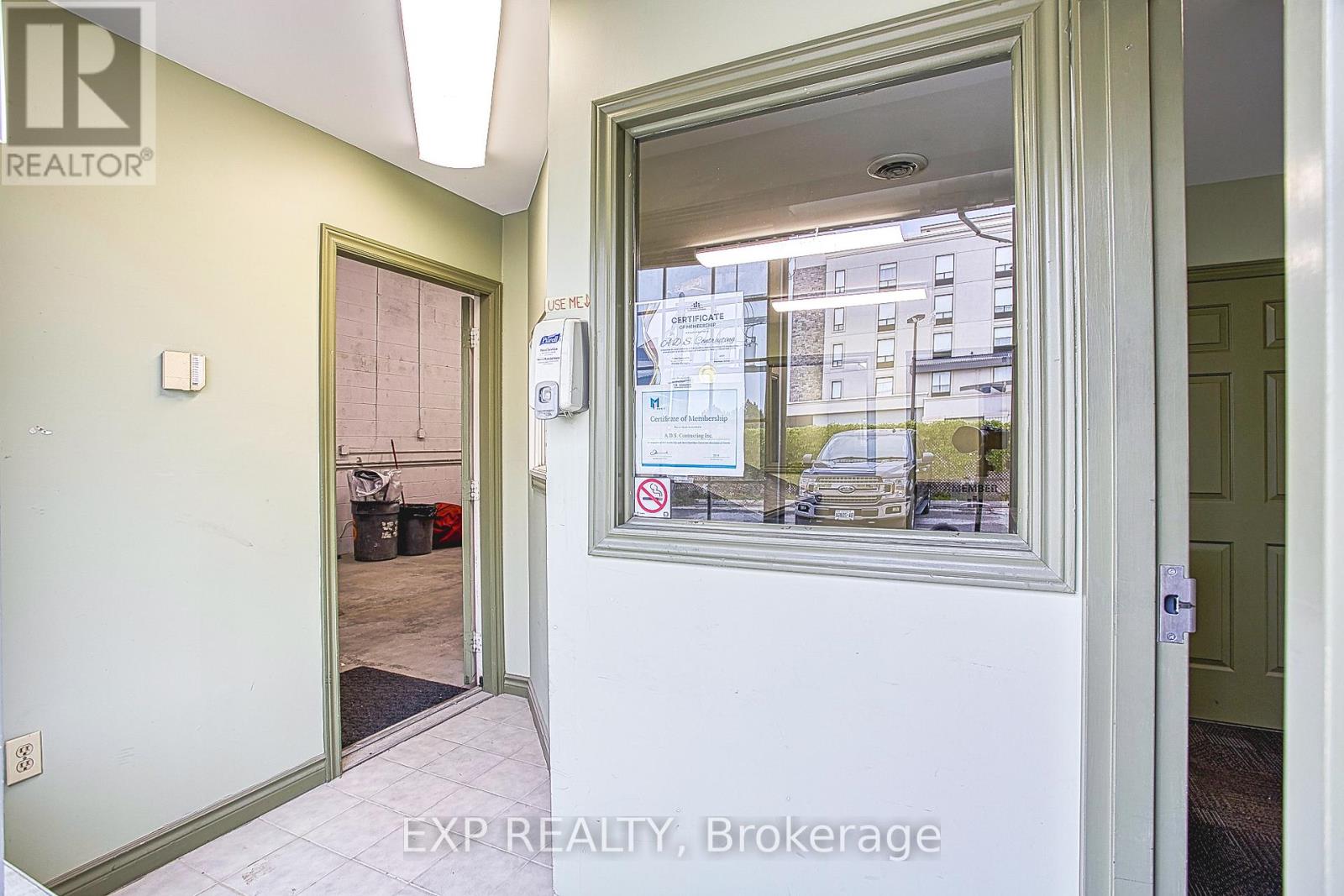 5 - 31 Bigwin Road, Hamilton, Ontario  L8W 3R3 - Photo 5 - X12640612