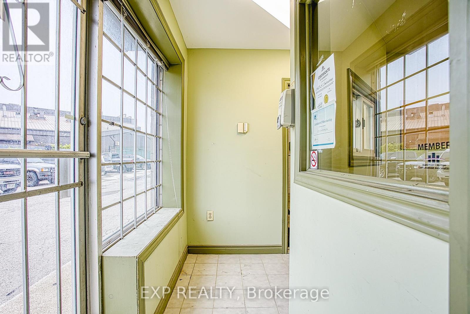 5 - 31 Bigwin Road, Hamilton, Ontario  L8W 3R3 - Photo 6 - X12640612