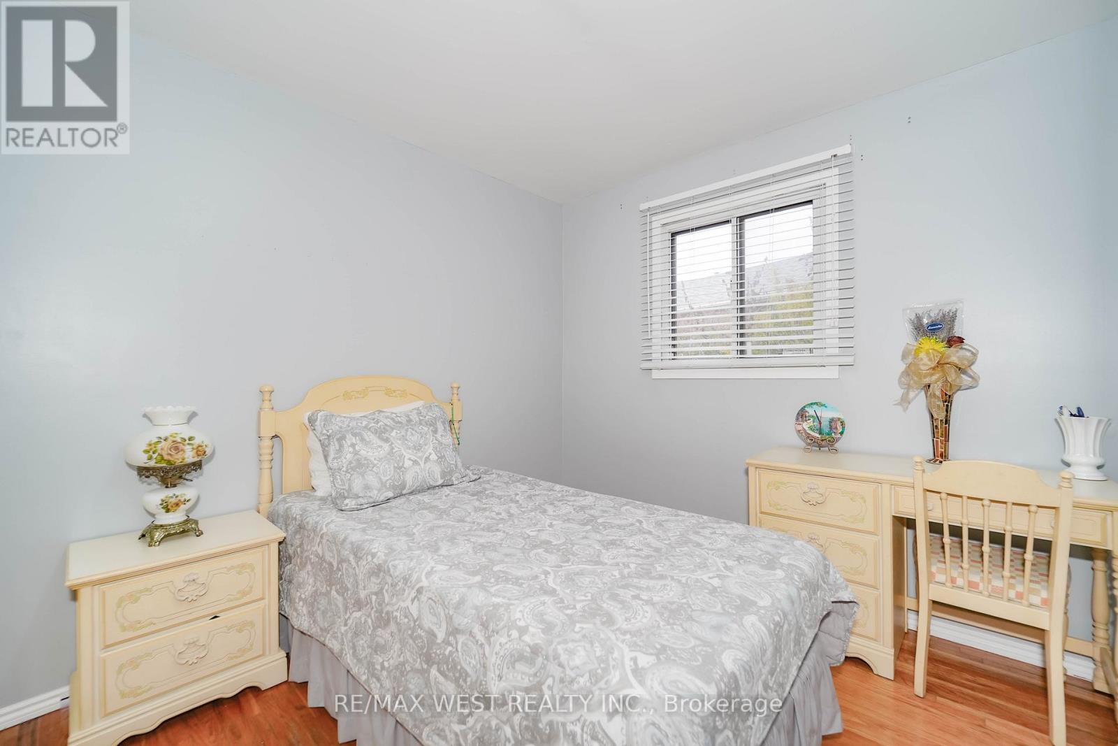 7 Bimini Crescent, Toronto, Ontario  M3N 1S1 - Photo 9 - W12517210