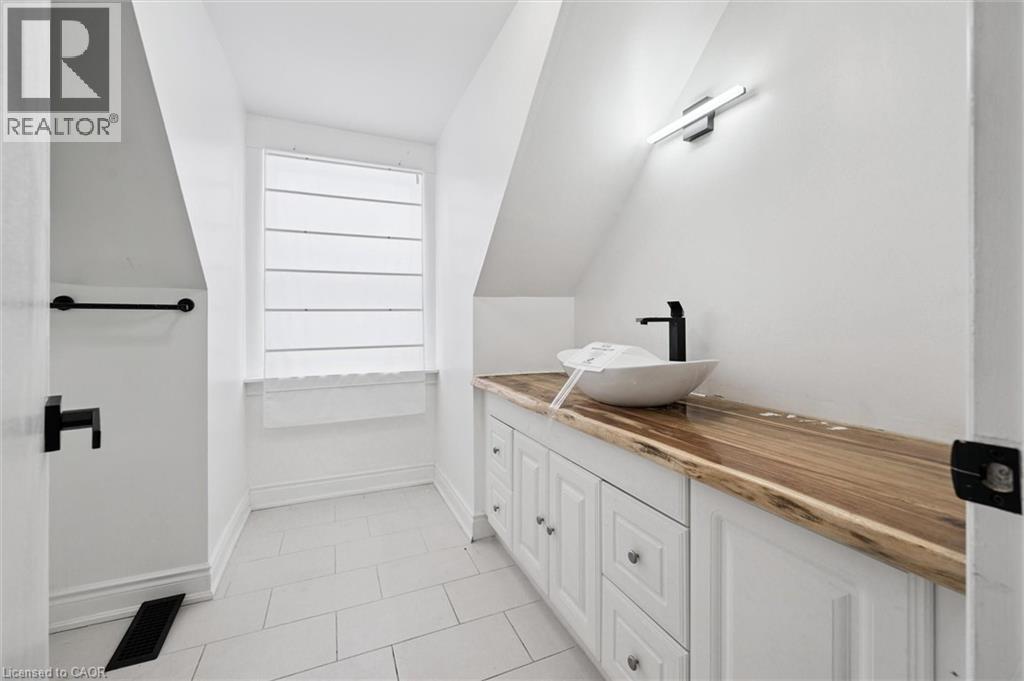 107 Foxridge Drive, Cambridge, Ontario  N3C 3V7 - Photo 27 - 40794316