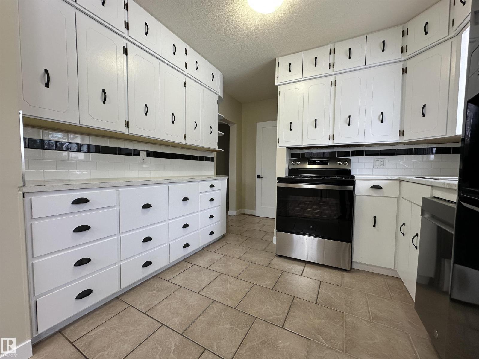 5203 51a Av, Rural Sturgeon County, Alberta  T0A 0K0 - Photo 6 - E4468350