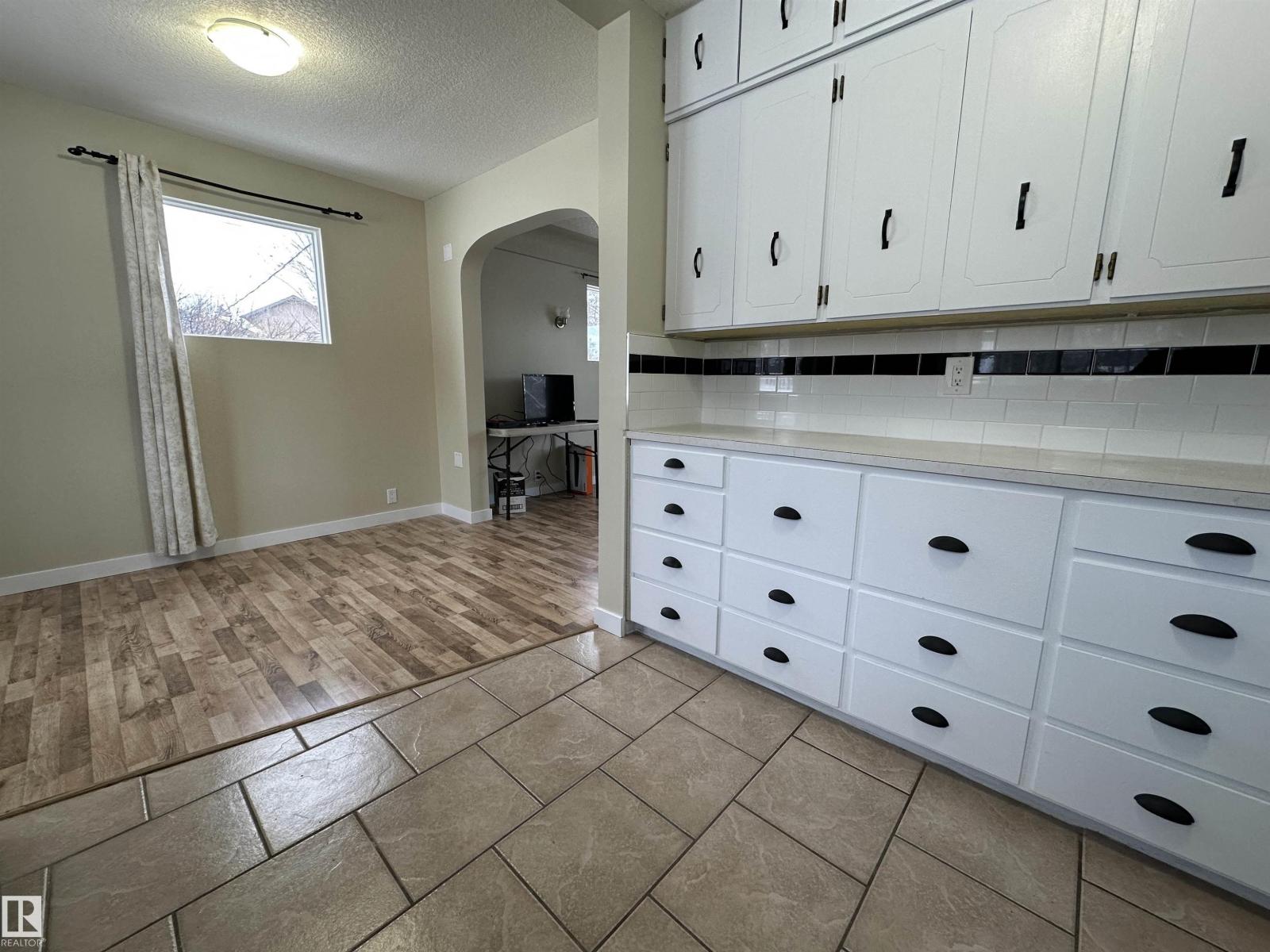 5203 51a Av, Rural Sturgeon County, Alberta  T0A 0K0 - Photo 8 - E4468350