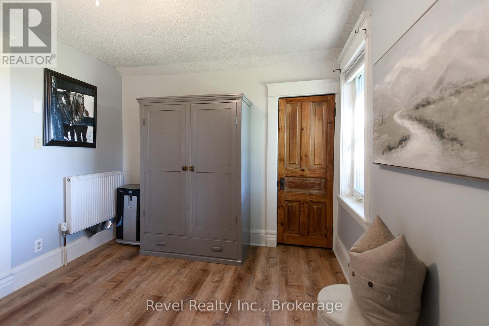 6905 Regent Street, Clearview, Ontario  L9Y 3Z1 - Photo 16 - S12444190