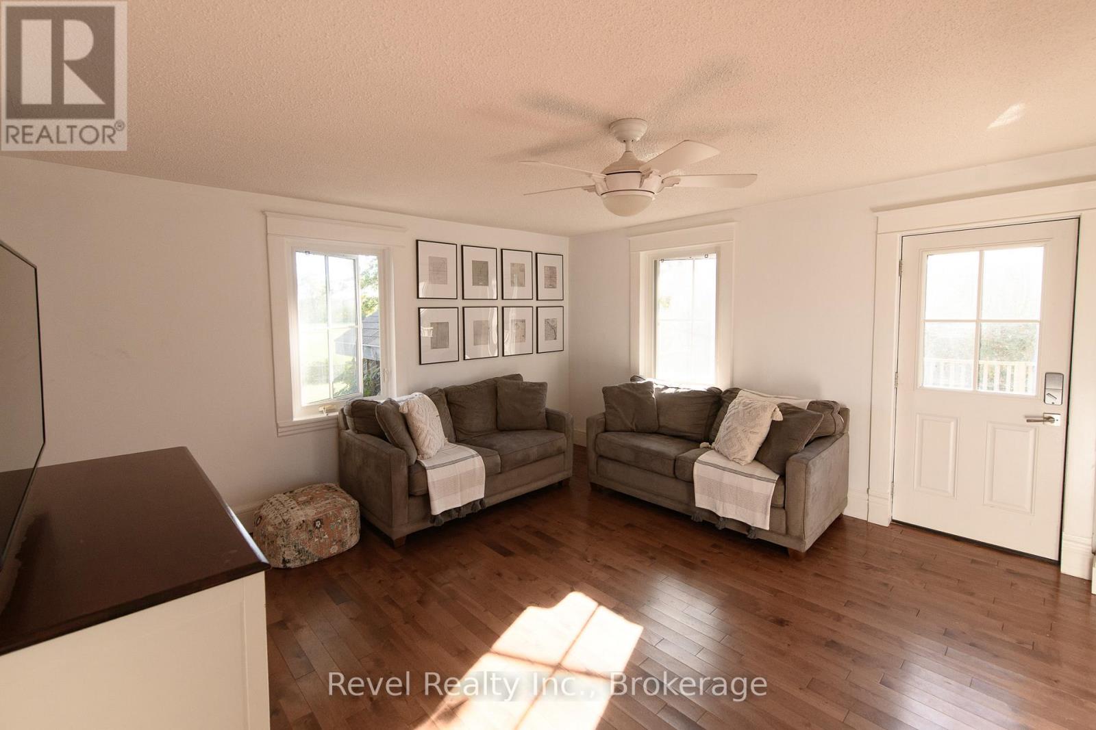 6905 Regent Street, Clearview, Ontario  L9Y 3Z1 - Photo 17 - S12444190