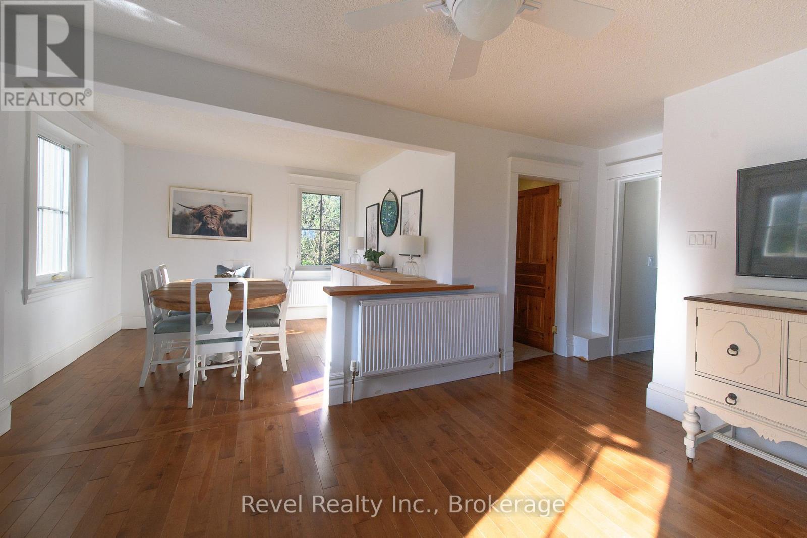 6905 Regent Street, Clearview, Ontario  L9Y 3Z1 - Photo 11 - S12444190