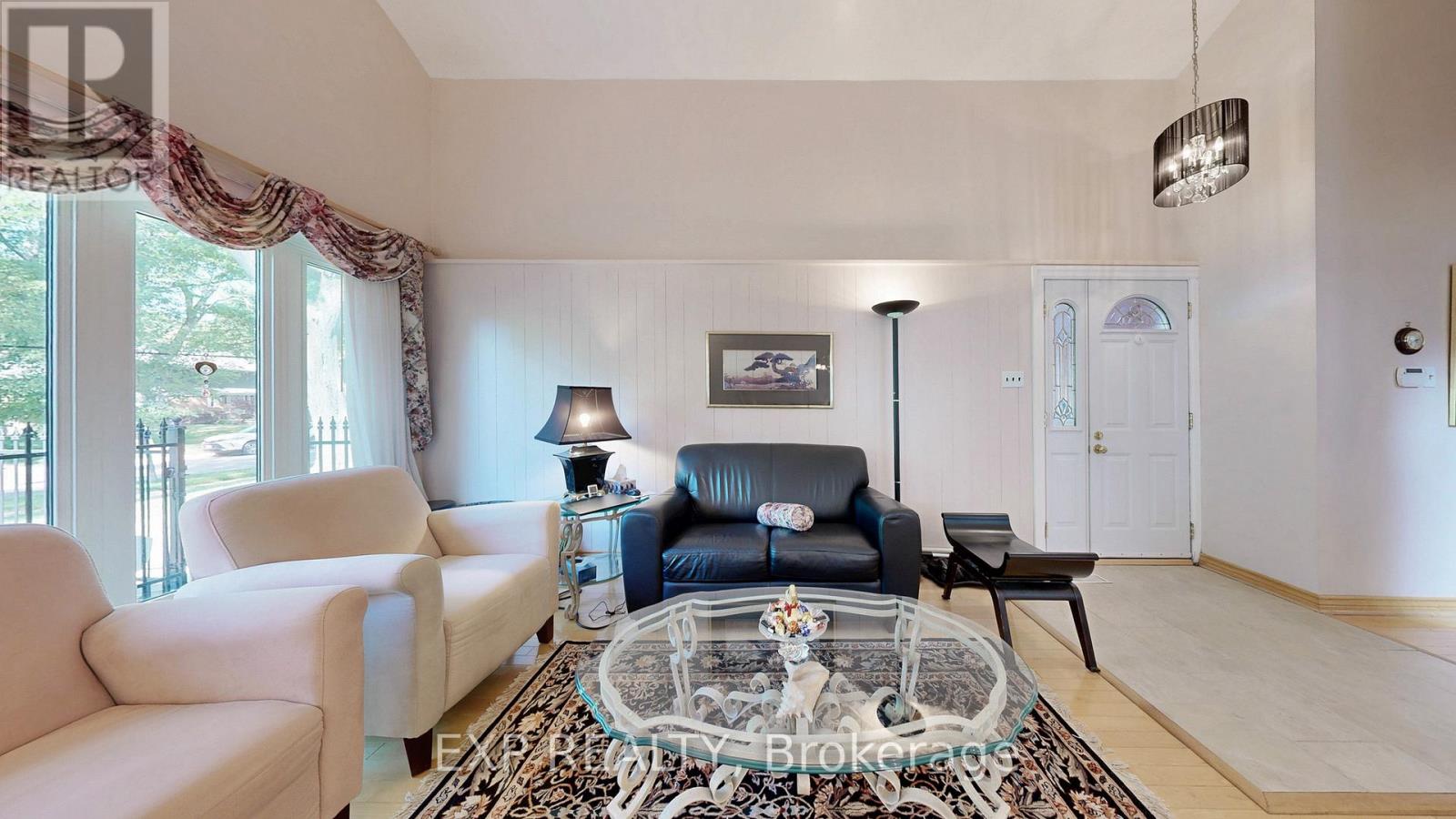 6 Abbottswood Road, Toronto, Ontario  M1P 3P1 - Photo 3 - E12640734